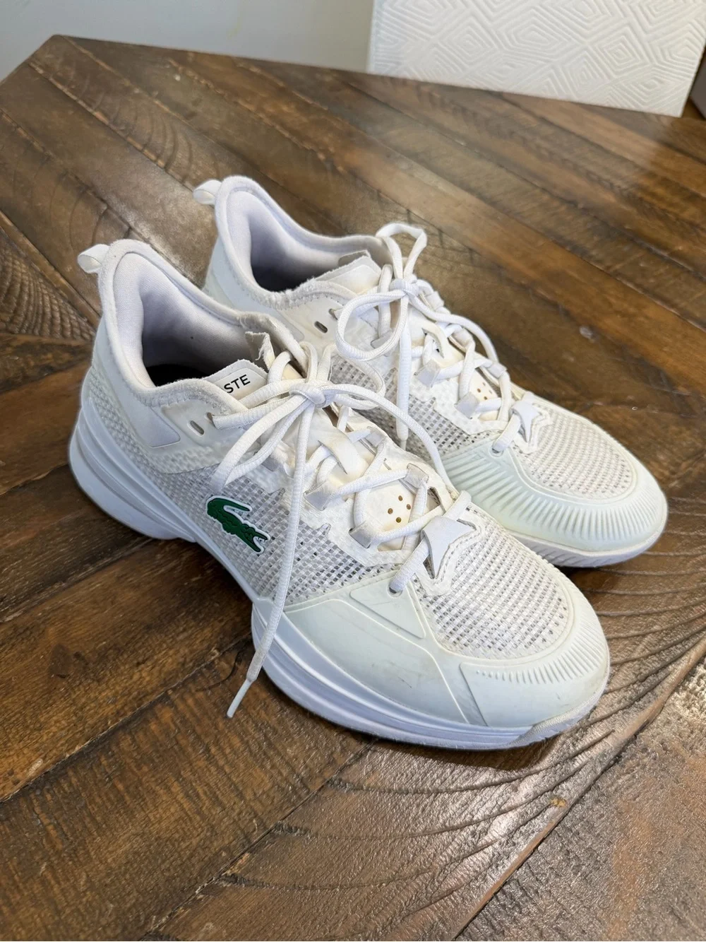 Lacoste White Athletic Sneakers with Green Crocodile Emblem